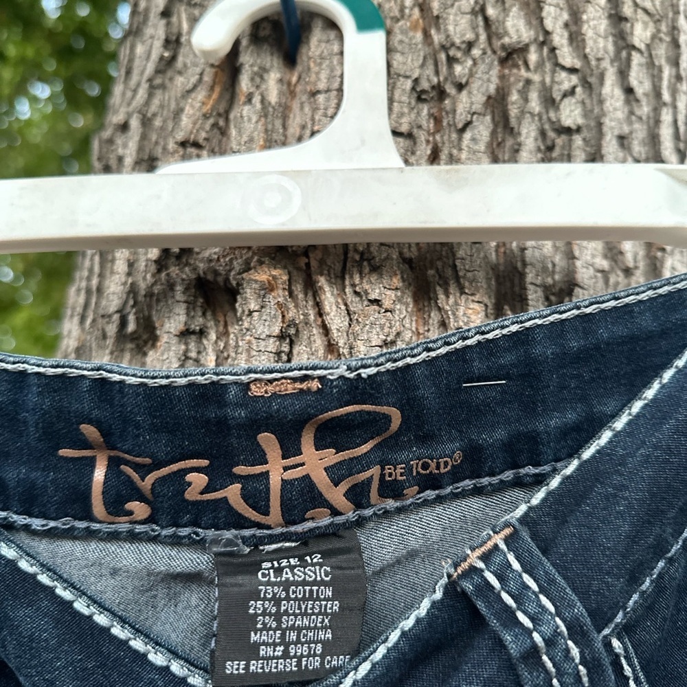 Truth Be Told Capris Dark Blue Jeans - Picture 5 of 6